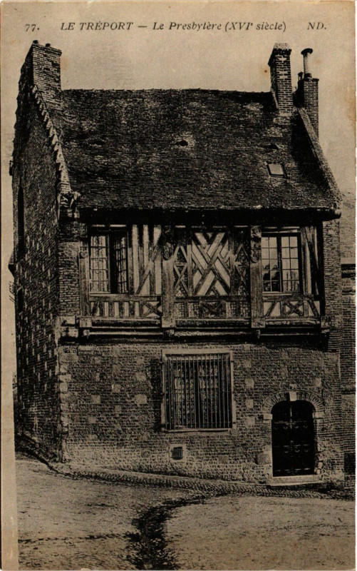 Carte postale ancienne Le Treport-Le Presbytere au Tréport