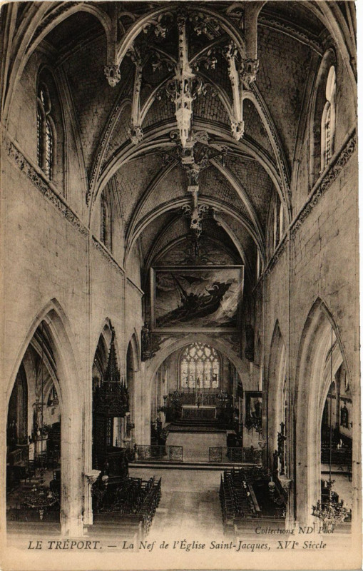 Carte postale ancienne Le Treport-La Nef de l'Eglise Saint-Jacques au Tréport