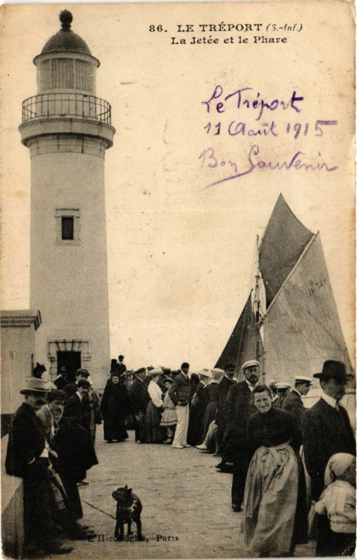 Carte postale ancienne Le Treport-La Jetée et le Phare au Tréport