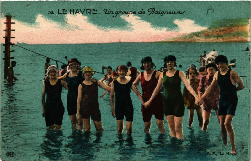 Carte postale ancienne Le Havre-Un groupe de Baigneurs au Havre