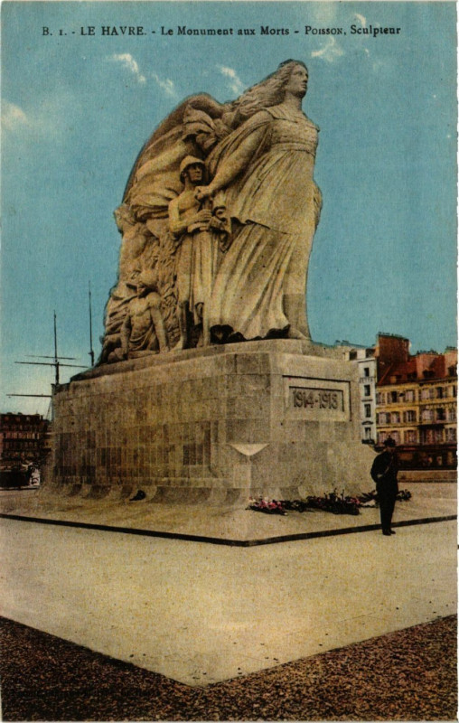 Carte postale ancienne Le Havre-Le Monument aux Morts Poisson. Sculpteur au Havre