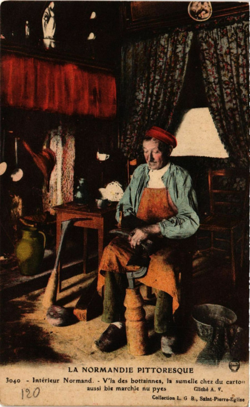 Carte postale ancienne La Normandie Pitt. Interieur Normand. V'la des bottainnes à Eu