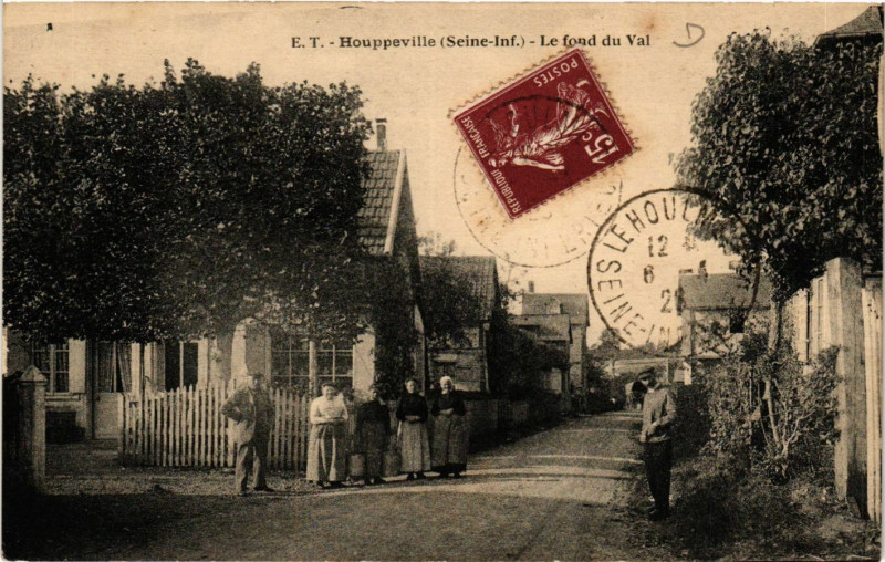 Carte postale ancienne Houppeville-Le fond du Val à Houppeville