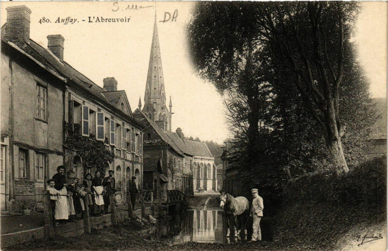 Carte postale ancienne Auffay-L'Abreuvoir à Eu