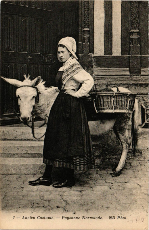 Carte postale ancienne Ancien Costume Paysanne Normande