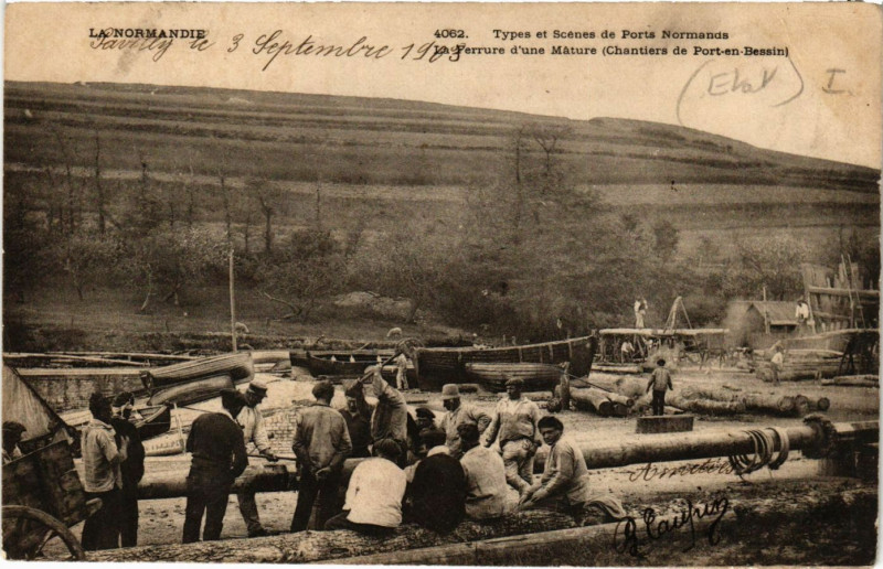 Carte postale ancienne Types et Scenes de Ports Normands La Ferrure d'une Mature