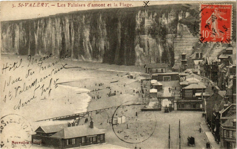 Carte postale ancienne Saint-Valery-Les Falaises d'amont et la Plage à Ry