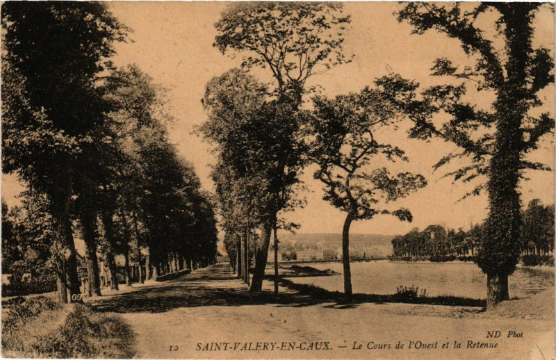 Carte postale ancienne Saint-Valery en Caux-Le Cours de l'Ouest et la Retenue à Ry