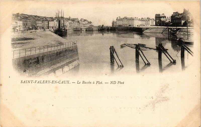 Carte postale ancienne Saint-Valery en Caux-Le Bassin a Flot à Ry
