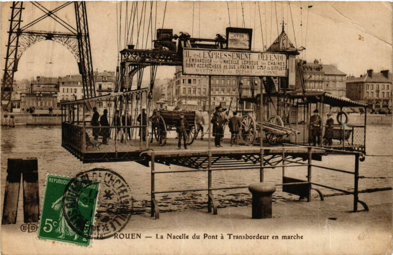 Carte postale ancienne Rouen-La Nacelle du Pont a Transbordeur en Marché à Rouen