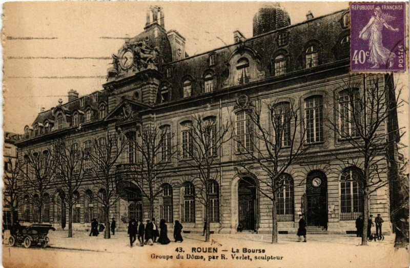 Carte postale ancienne Rouen-La Bourse Groupe du Dome à Rouen