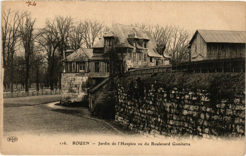 Carte postale ancienne Rouen-Jardin de l'Hospice vu du Boulevard Gambetta à Rouen