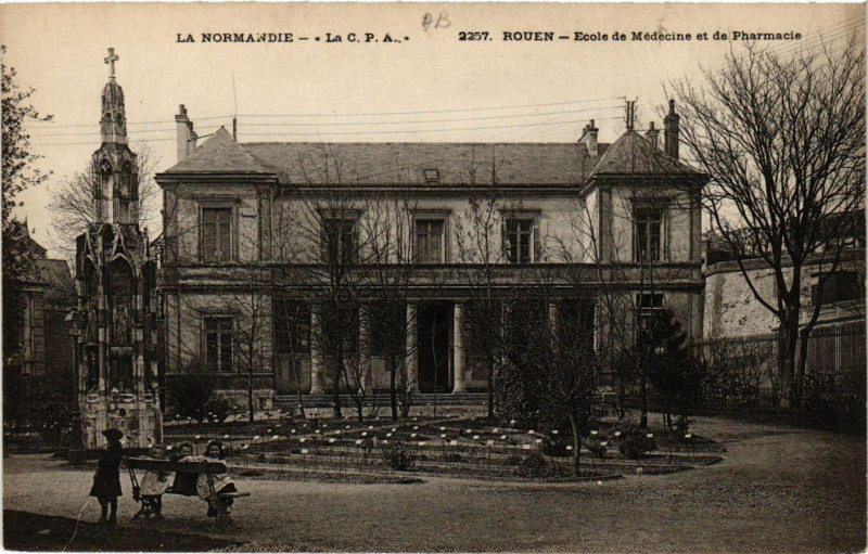 Carte postale ancienne Rouen-Ecole de Medicine et de Pharmacie à Rouen