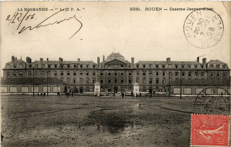 Carte postale ancienne Rouen-Caserne Jeanne d'Arc à Rouen