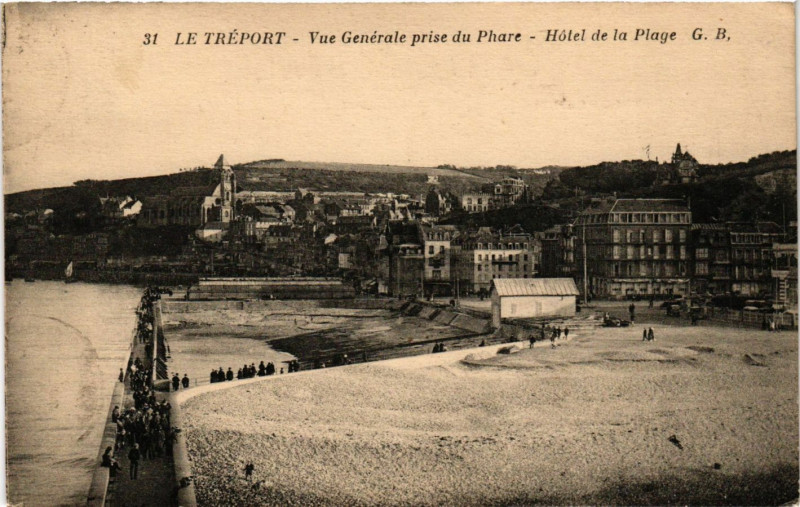 Carte postale ancienne Le Treport-Vue générale prise du Phare Hotel de la Plage au Tréport