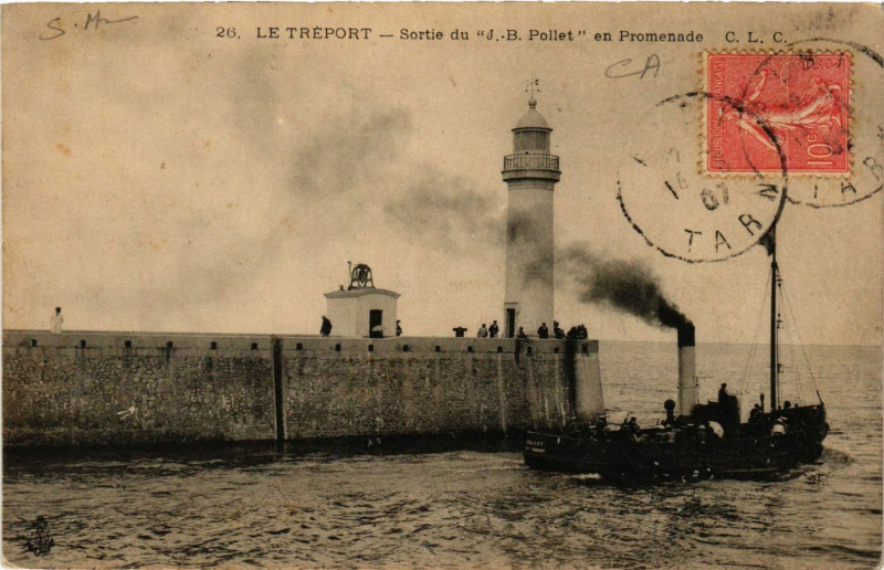 Carte postale ancienne Le Treport-Sortie du J B. Pollet en Promenade au Tréport