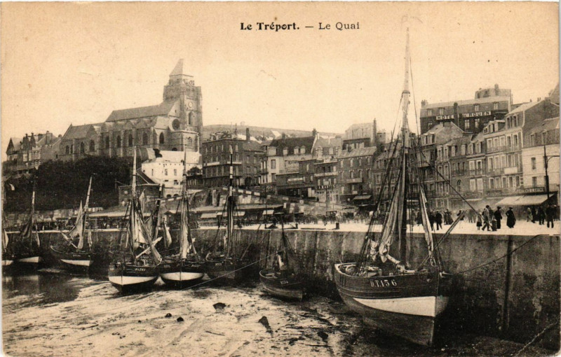 Carte postale ancienne Le Treport-Le Quai au Tréport