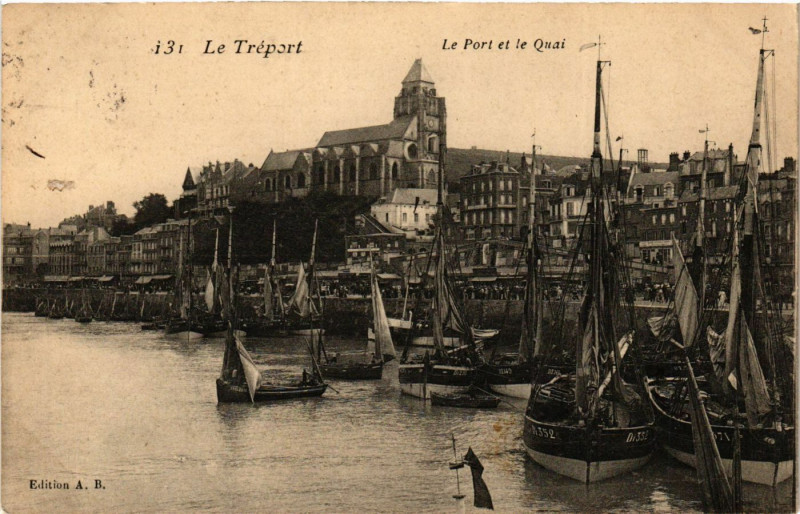 Carte postale ancienne Le Treport-Le Port et le Quai au Tréport