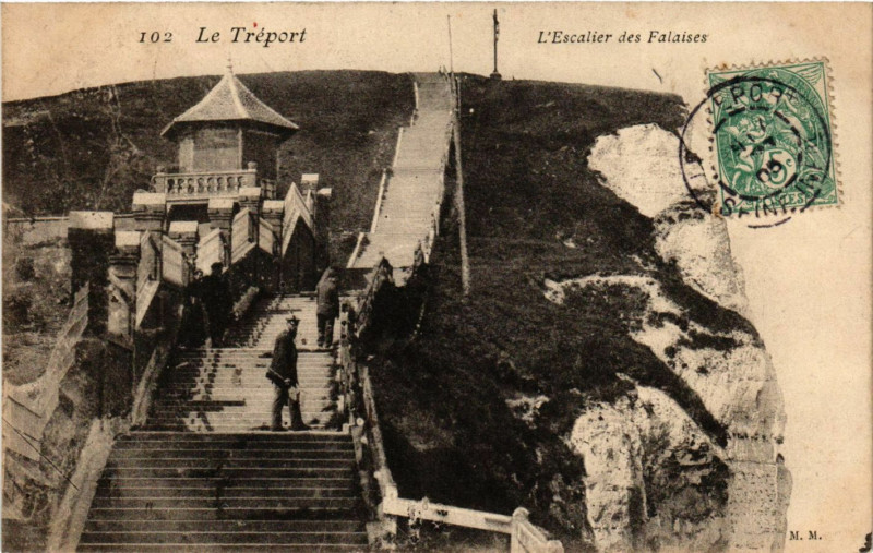 Carte postale ancienne Le Treport-L'Escalier des Falaises au Tréport