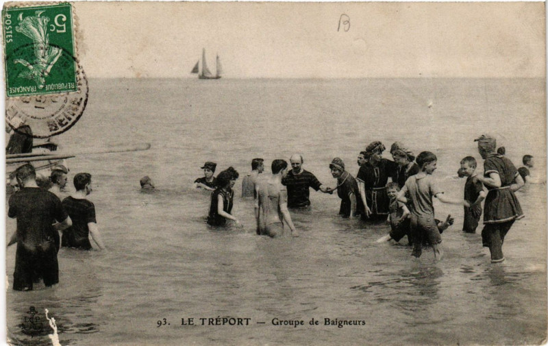 Carte postale ancienne Le Treport-Groupe de Baigneurs au Tréport