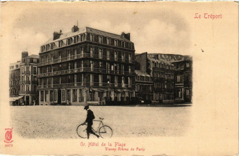 Carte postale ancienne Le Treport-Gr.Hotel de la Plage au Tréport