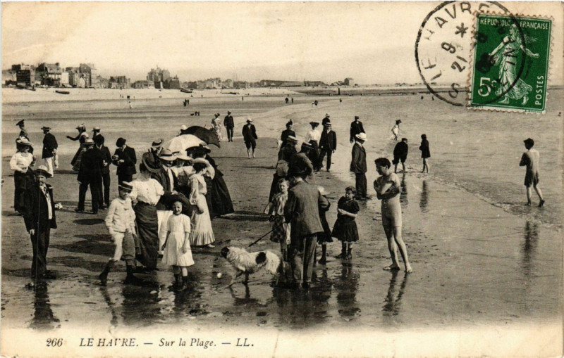 Carte postale ancienne Le Havre-Sur la Plage au Havre