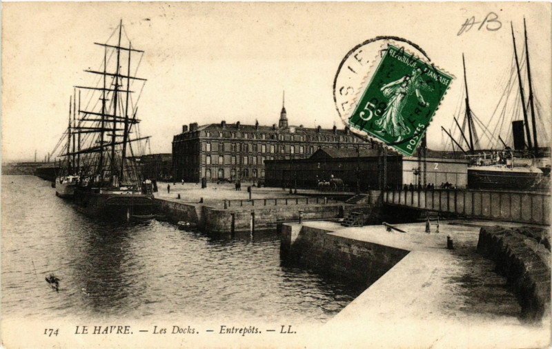 Carte postale ancienne Le Havre-Les Docks Entrepots au Havre