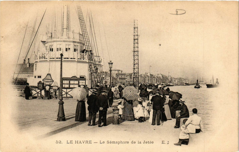 Carte postale ancienne Le Havre-Le Semaphore de la Jetée au Havre