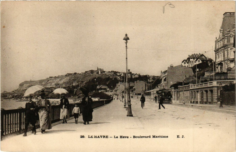 Carte postale ancienne Le Havre-Le Heve Boulevard Maritime au Havre
