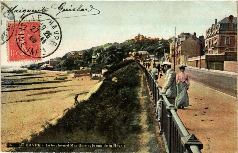 Carte postale ancienne Le Havre-Le boulevard Maritime et le cap de la Heve au Havre