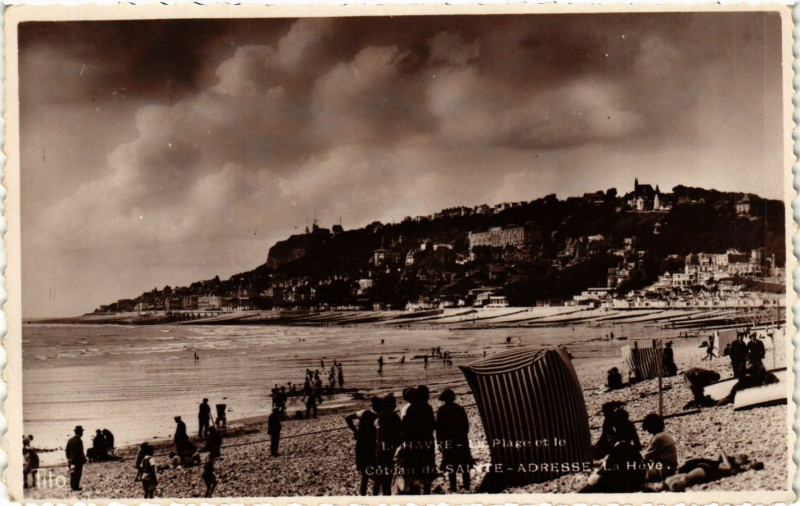 Carte postale ancienne Le Havre-La Plage et le Coteau de Sainte-Adresse La Heve à Sainte-Adresse