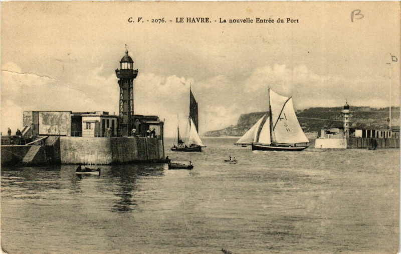 Carte postale ancienne Le Havre-La Nouvelle Entrée du Port au Havre