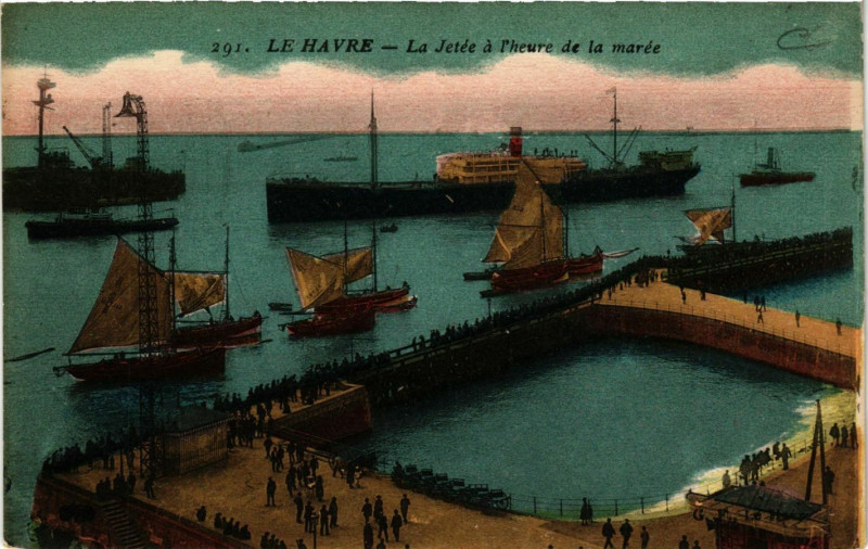 Carte postale ancienne Le Havre-La Jetée a l'Heure de la marée au Havre