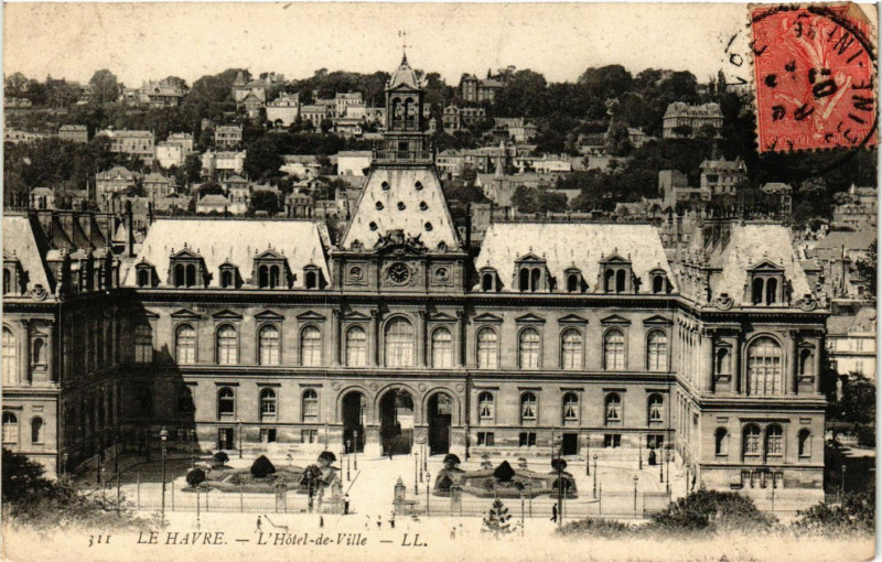 Carte postale ancienne Le Havre-L'Hotel de Ville au Havre