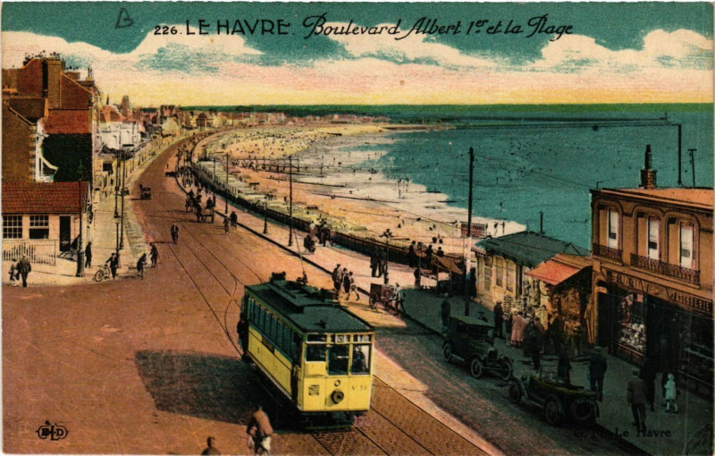 Carte postale ancienne Le Havre-Boulevard Albert Ier et la Plage au Havre
