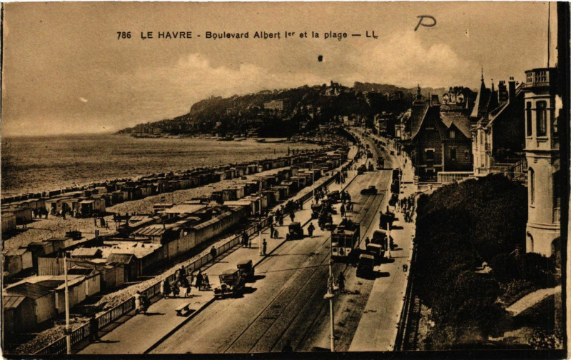 Carte postale ancienne Le Havre-Boulevard Albert Ier et la plage au Havre