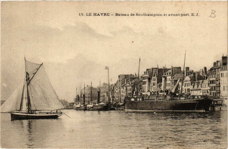 Carte postale ancienne Le Havre-Bateau de Southampton et avant-port au Havre