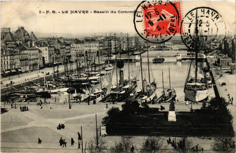 Carte postale ancienne Le Havre-Bassin du Commerce au Havre
