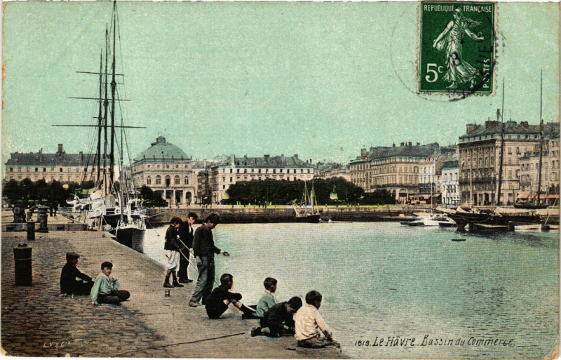 Carte postale ancienne Le Havre-Bassin du Commerce au Havre