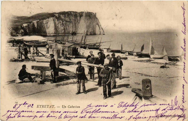 Carte postale ancienne Etretat-Un Cabestan à Étretat