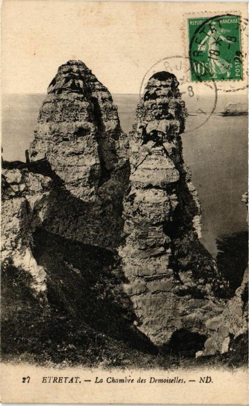Carte postale ancienne Etretat-La Chambre des Demoiselles à Étretat