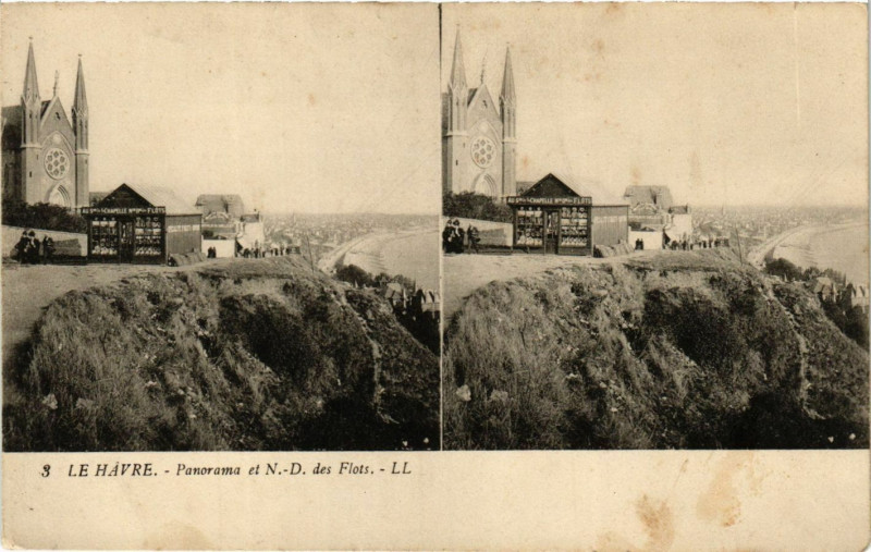 Carte postale ancienne Le Havre-Panorama et N D. des Flots au Havre