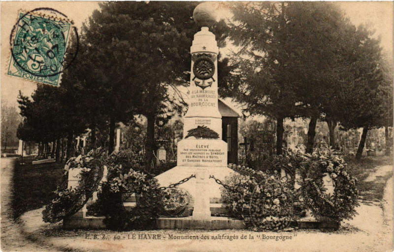 Carte postale ancienne Le Havre-Monument des naufrages de la Bourgogne au Havre