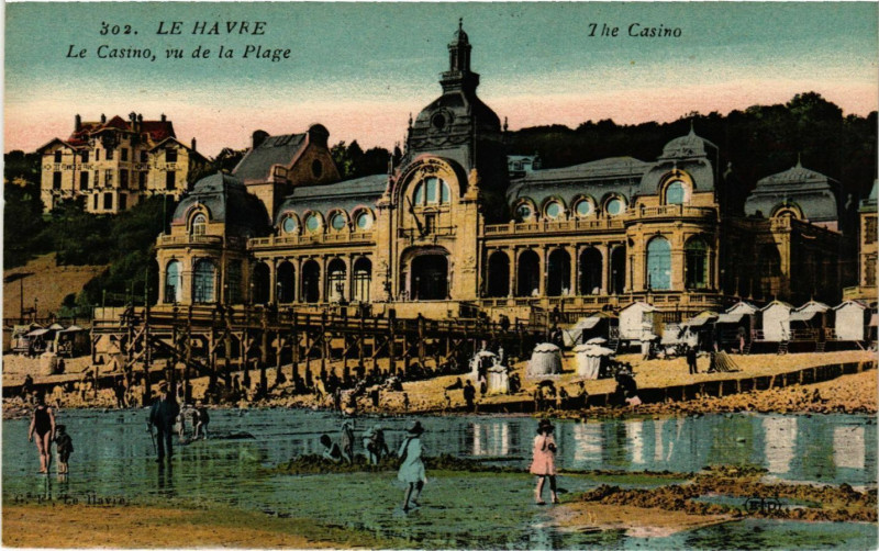 Carte postale ancienne Le Havre-Le Casino vu de la Plage au Havre