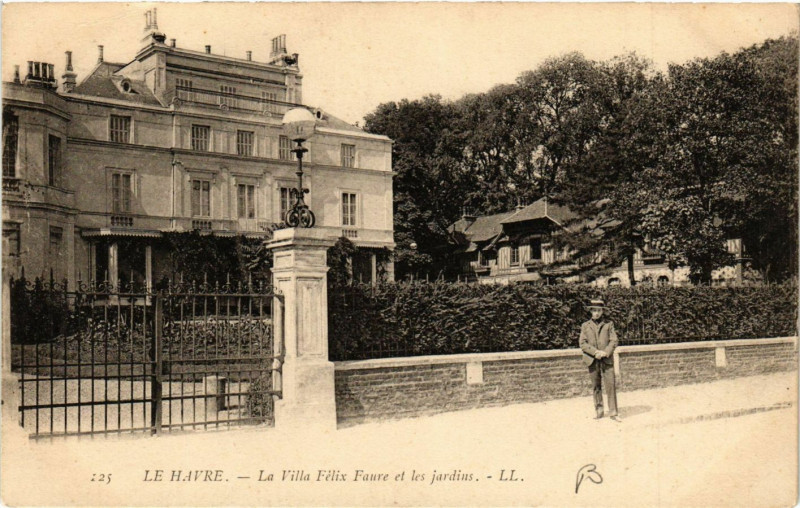 Carte postale ancienne Le Havre-La Villa Felix Faure et les jardins au Havre