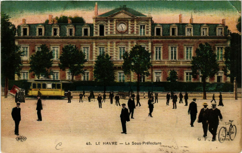 Carte postale ancienne Le Havre-La Sous Prefecture au Havre