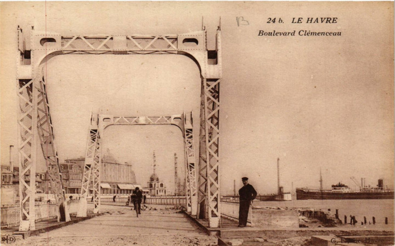 Carte postale ancienne Le Havre-Boulevard Clemenceau au Havre