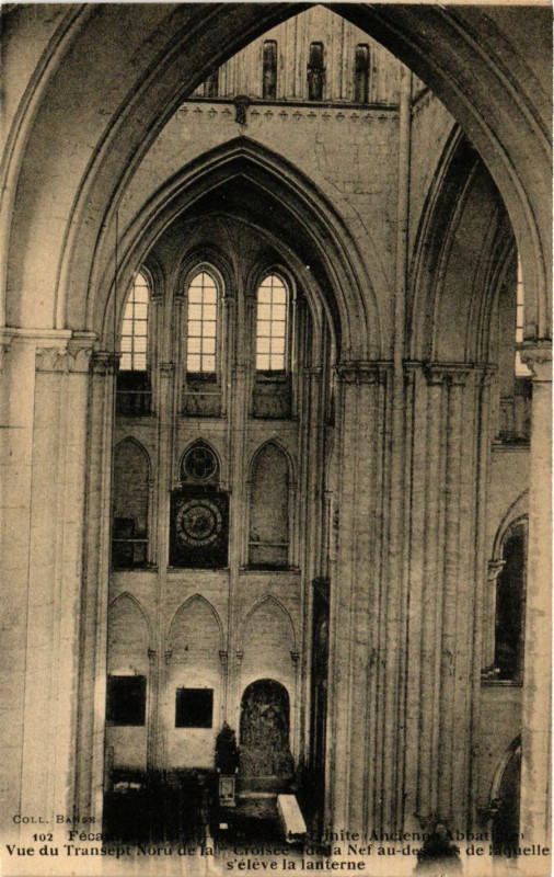 Carte postale ancienne Fecamp-Eglise de la Trinite Vue du Transept Noru de la Croisée à Fécamp