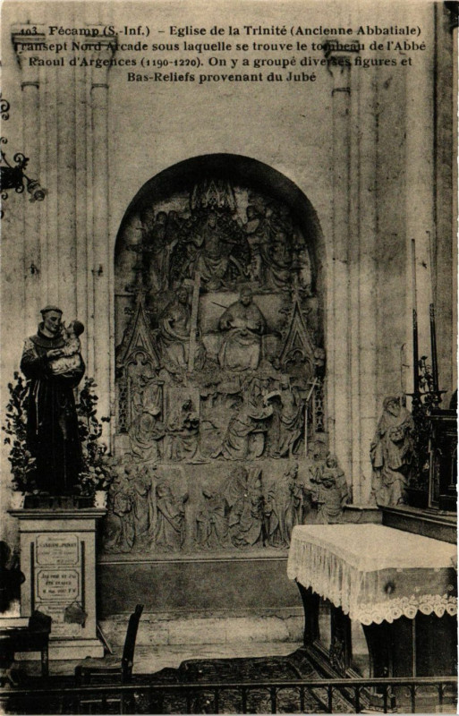 Carte postale ancienne Fecamp-Eglise de la Trinite Transept Nord Arcade sous laquelle à Fécamp