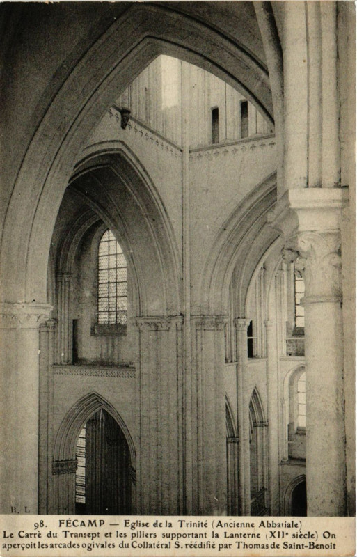 Carte postale ancienne Fecamp-Eglise de la Trinite Le Carre du Transept et les piliers à Fécamp